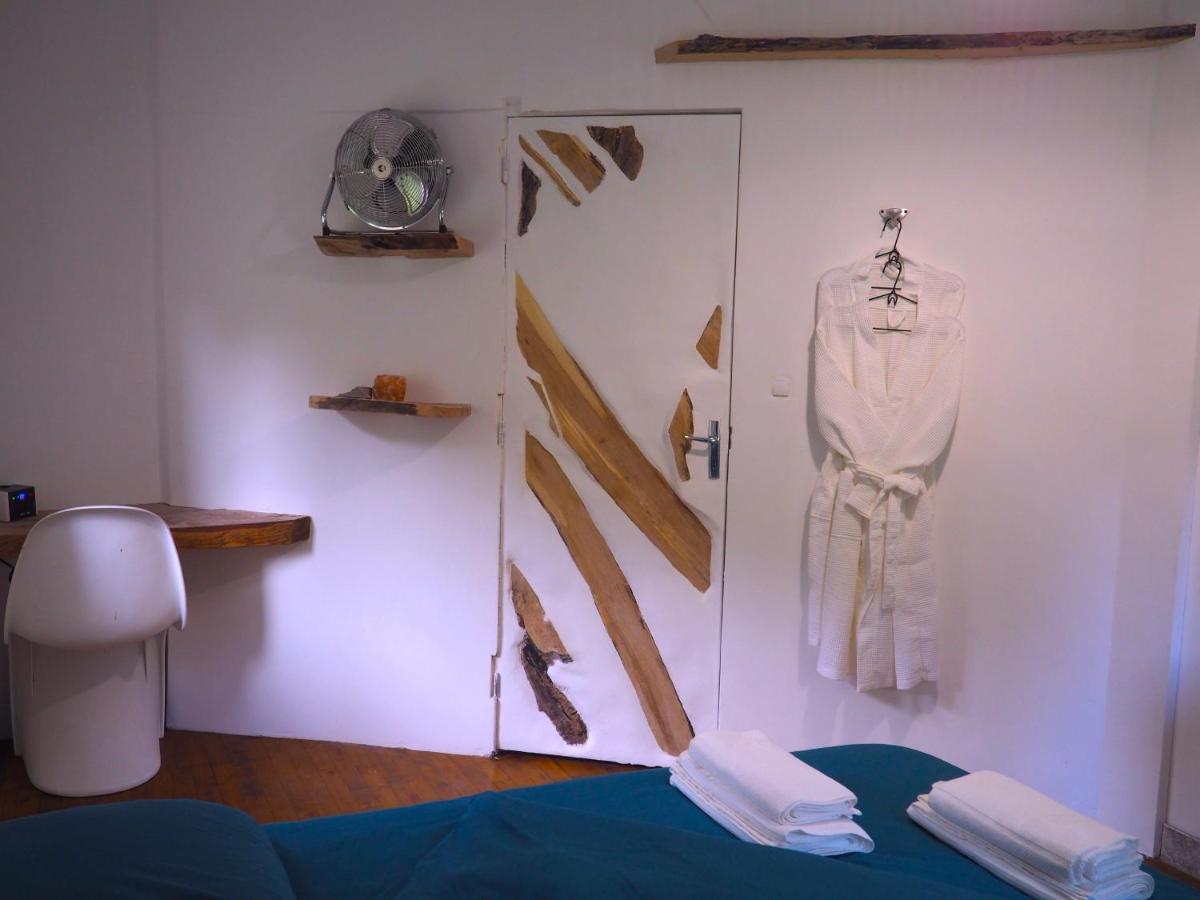 Moulin Bas, Pres De La Riviere Bed & Breakfast Carnac-Rouffiac ภายนอก รูปภาพ