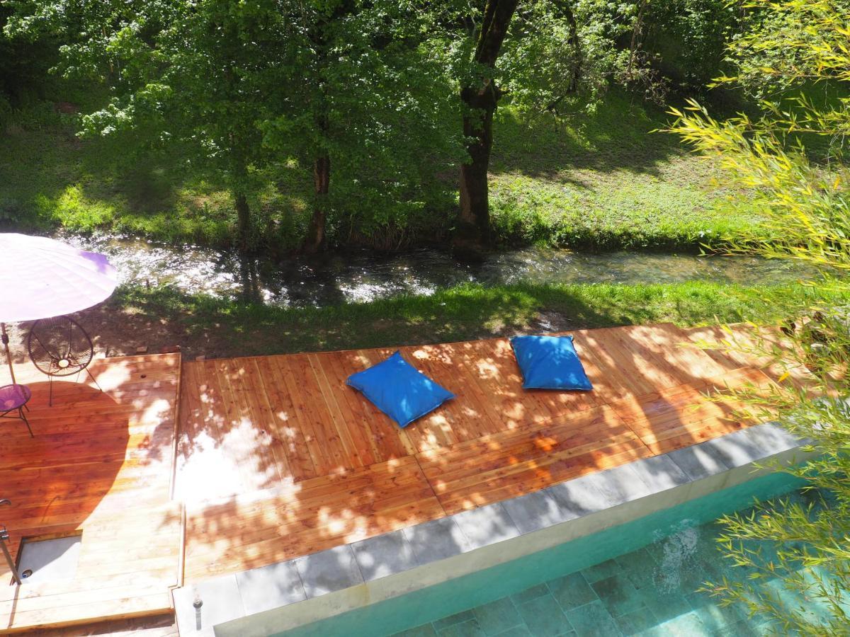 Moulin Bas, Pres De La Riviere Bed & Breakfast Carnac-Rouffiac ภายนอก รูปภาพ