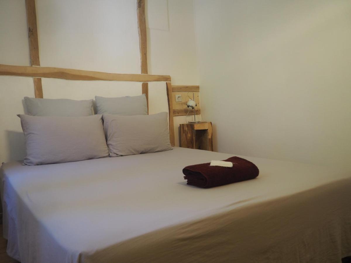 Moulin Bas, Pres De La Riviere Bed & Breakfast Carnac-Rouffiac ภายนอก รูปภาพ